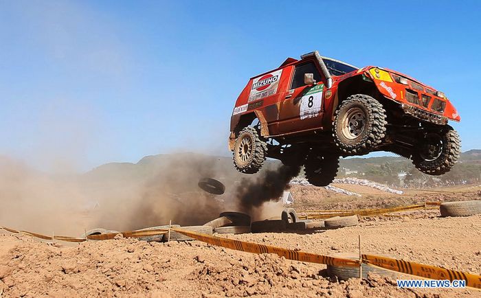 Второй день автогонки China Off-road Championship на этапе Хуэйли