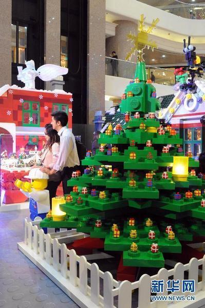 «Рождественская елка из кубиков» в Сянгане