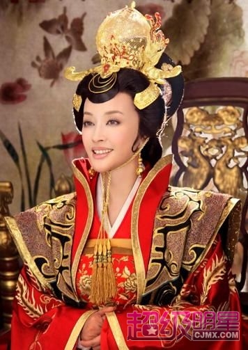 Чудесный макияж: 57-летняя китайская актриса Лю Сяоцин VS «Живая Барби» Валерия Лукьянова'