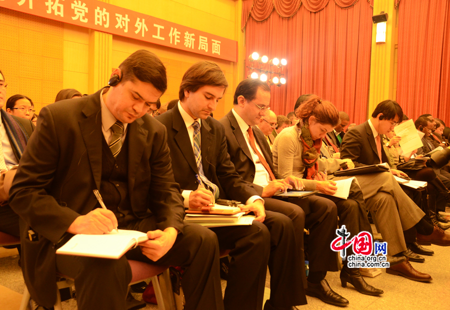 Иностранные послы и дипломаты в Китае хвалят КПК за ее решительность перед вызовами4