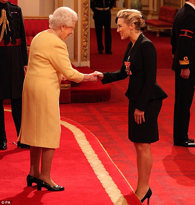Кейт Уинслет получила орден Британской империи из рук королевы Елизаветы II4