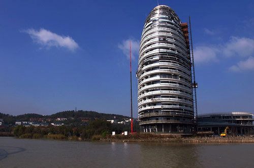 Строящийся в Китае семизвездочный отель называется «крышкой для унитаза»3