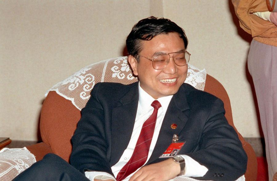 12 июня 1993 года, на 1-м пленуме 13-го созыва КСМК Ли Кэцян был избран первым членом Секретарита ЦК КСМК.