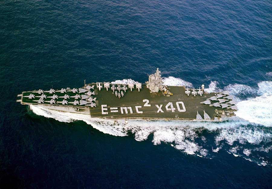 Первый в США атомный авианосец 'Энтерпрайз' выводится из состава ВМС