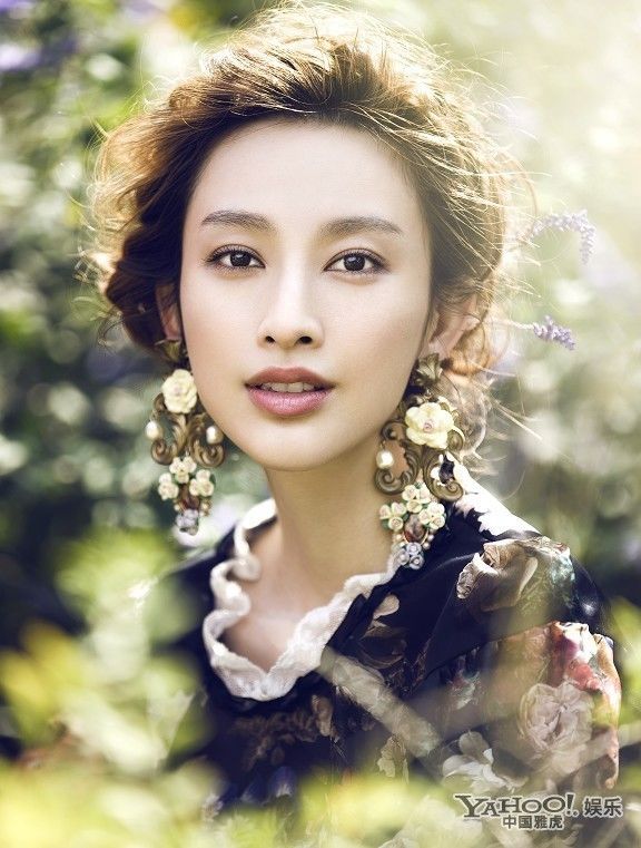 Красотка Чжан Ли в стиле ретро