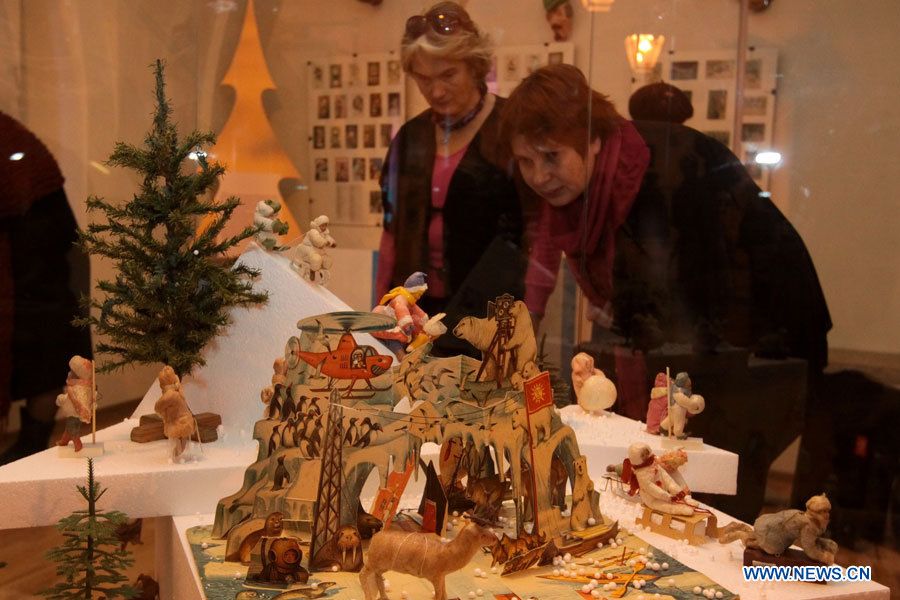 Выставка 'Новогодние истории' открылась в Санкт-Петербурге