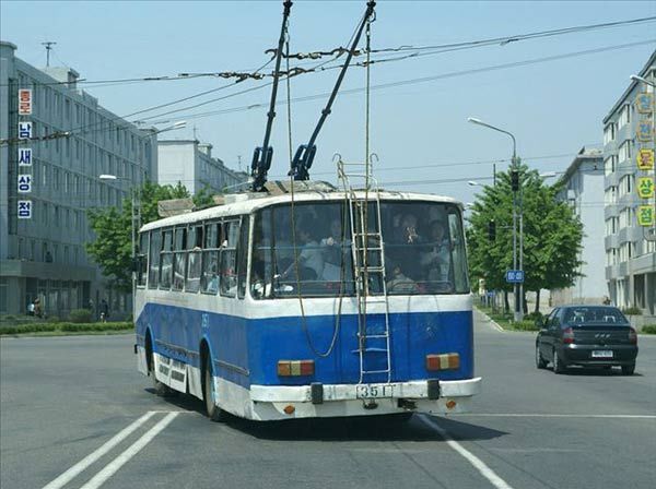 Автомобили на улицах КНДР