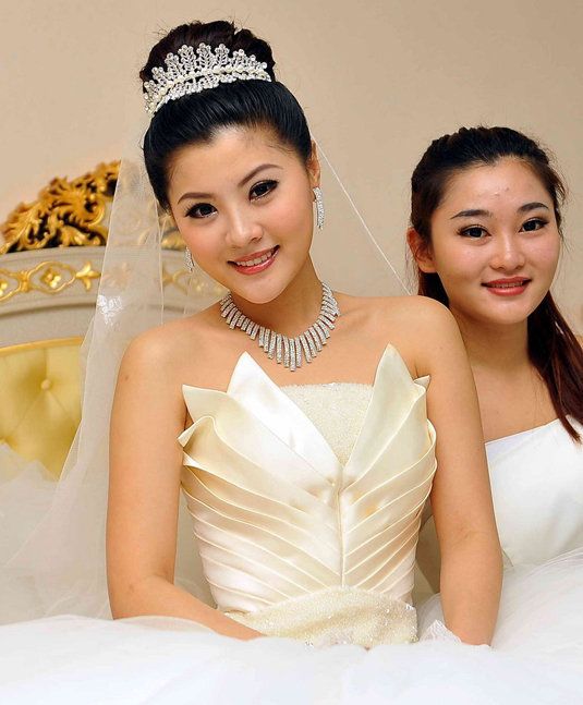 Очаровательные невесты футболистов Китая