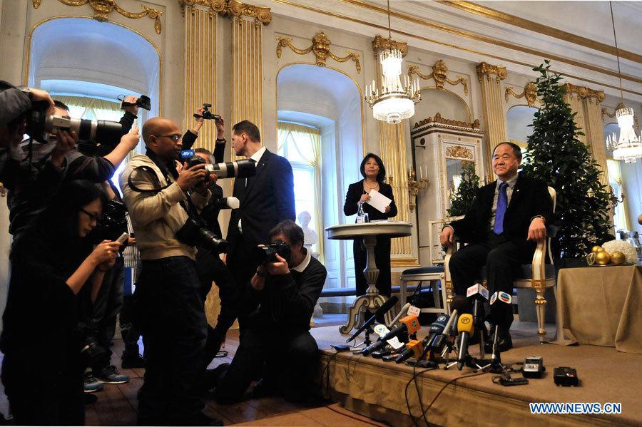 Мо Янь провел пресс-конференцию в Стокгольме