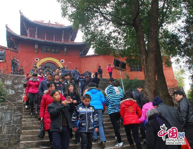 Храм Саньцзусы в горах Тяньчжушань