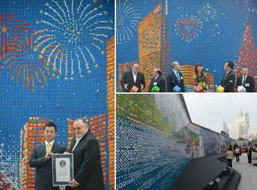 В Аомэне появилась самая большая в мире мозаика из деталей кубика Рубика