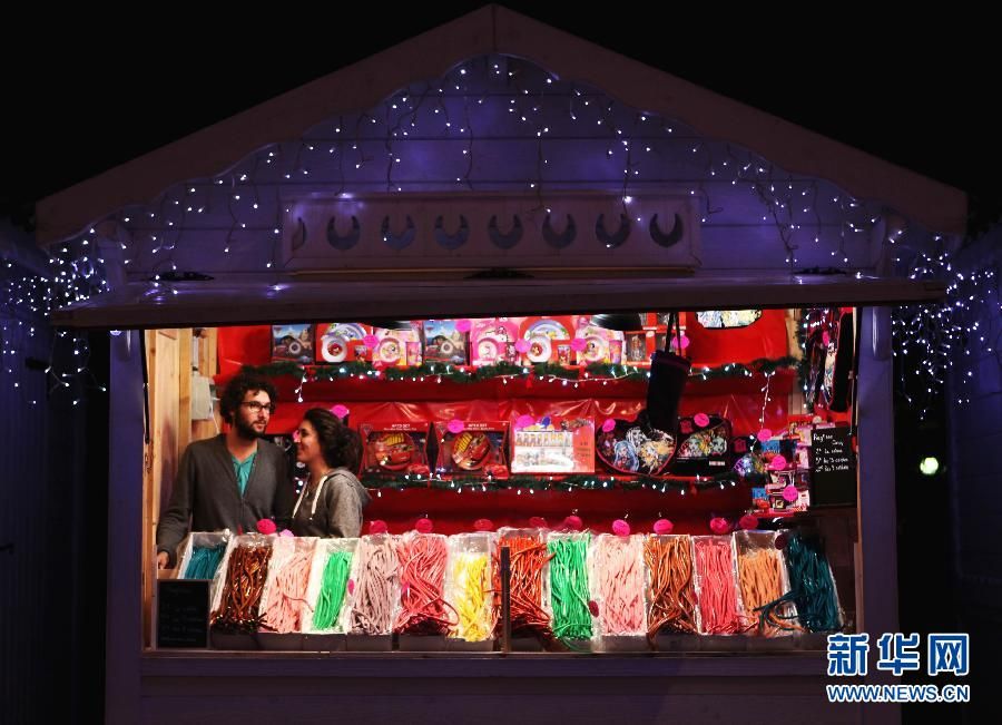 Фото: Сильная атмосфера Рождества в Париже8