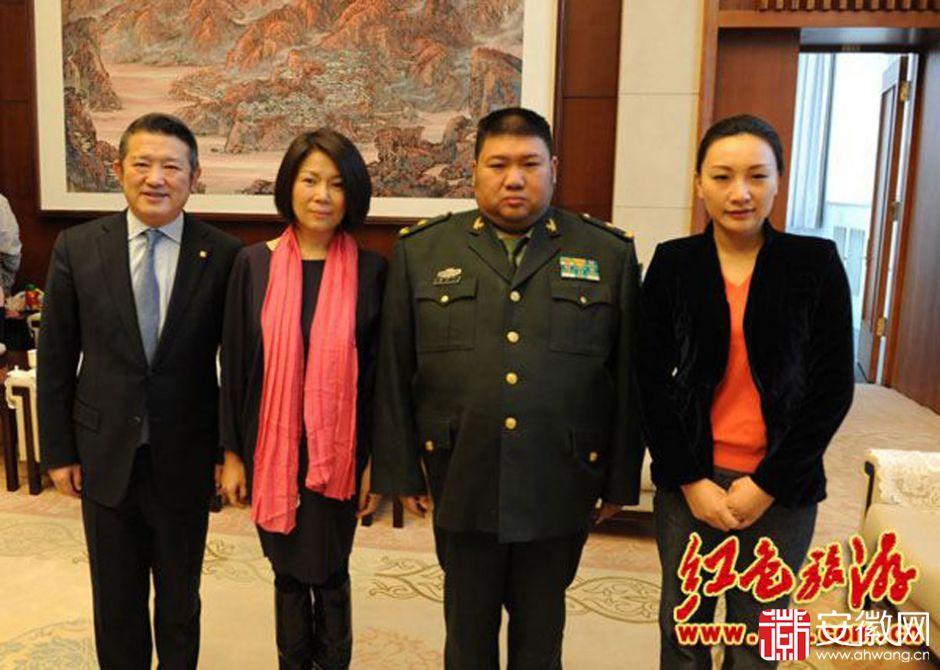 Родственники Мао Цзэдуна посетили его мемориальный зал