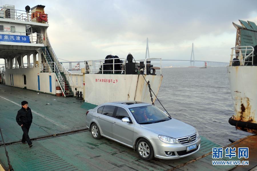В Нинбо открыто движение по мосту через морской залив