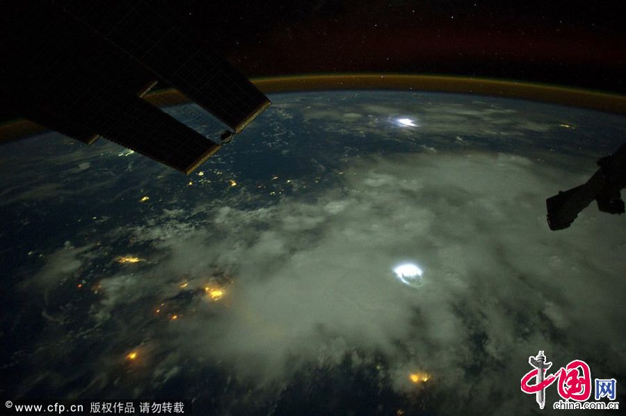 2012: Фотографии с Международной космической станции13