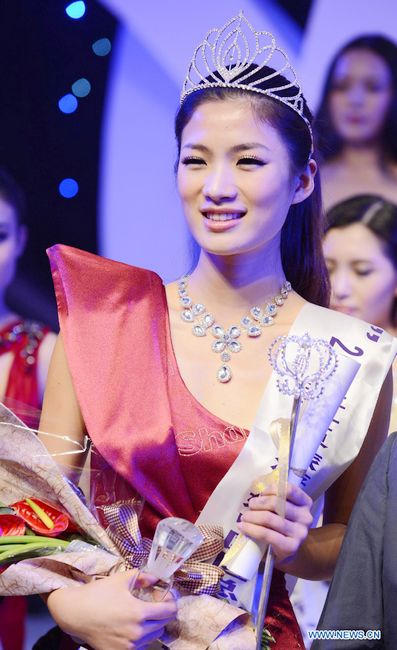 Ли Шуайи победила в финале конкурса в Китае 'Мисс мира туризма 2012'