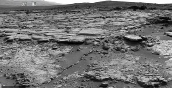 Марсоход Curiosity сфотографировал 'марсианский цветок' 