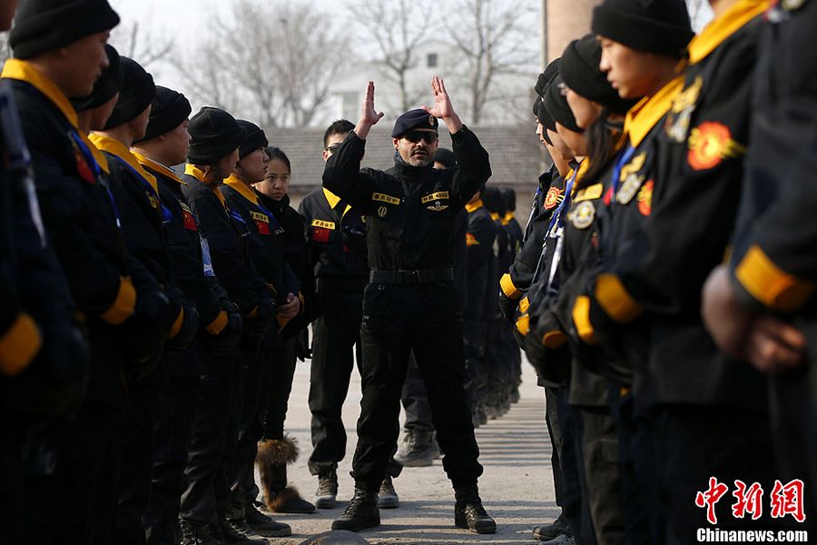 Фото: посещение китайского лагеря тренировки телохранителей