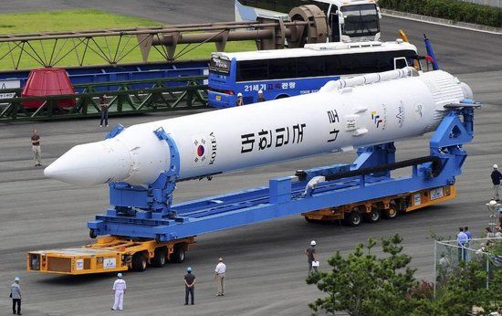 Республика Корея перед третьей попыткой запуска ракеты 'Наро-1'
