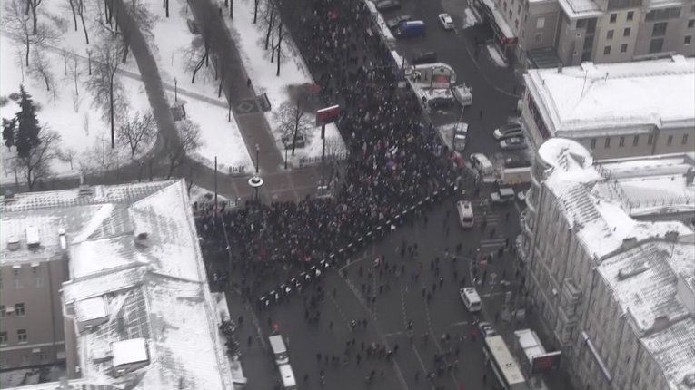 Съемка марша против 'антимагнитского закона' в Москве с вертолета МВД