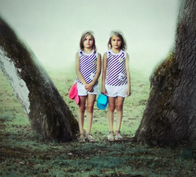 Сказочные близнецы в объективе французского фотографа