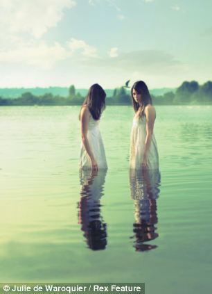 Сказочные близнецы в объективе французского фотографа