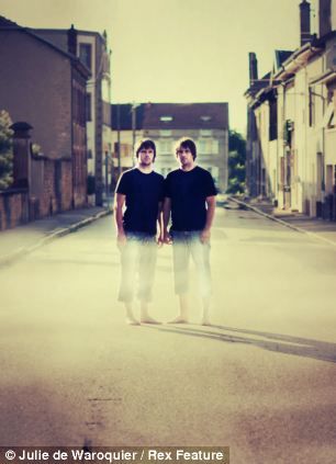 Сказочные близнецы в объективе французского фотографа