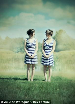 Сказочные близнецы в объективе французского фотографа