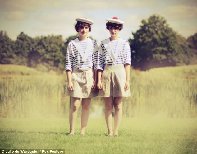 Сказочные близнецы в объективе французского фотографа