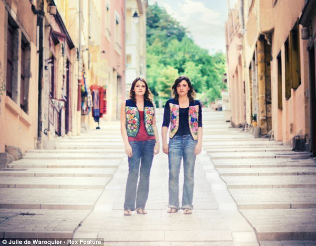 Сказочные близнецы в объективе французского фотографа