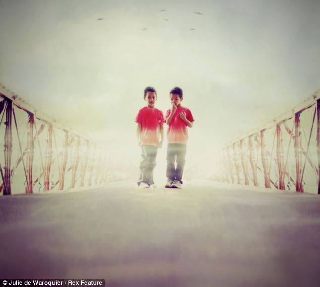 Сказочные близнецы в объективе французского фотографа