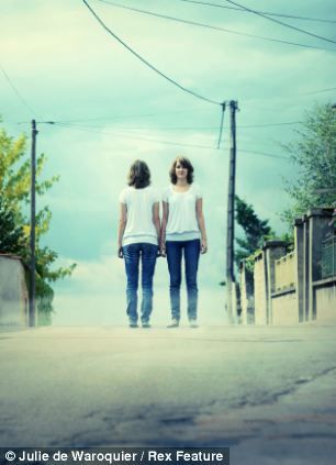 Сказочные близнецы в объективе французского фотографа