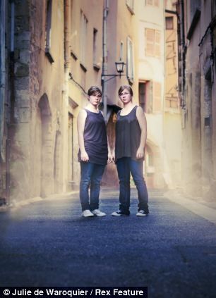 Сказочные близнецы в объективе французского фотографа