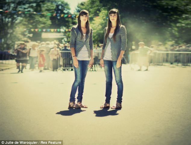 Сказочные близнецы в объективе французского фотографа