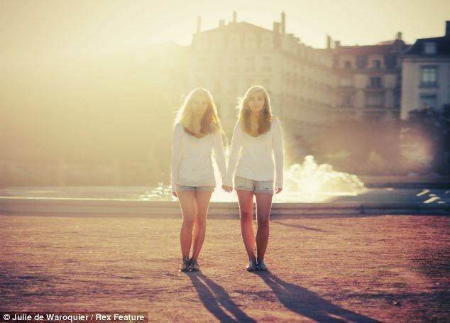 Сказочные близнецы в объективе французского фотографа