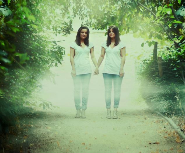 Сказочные близнецы в объективе французского фотографа