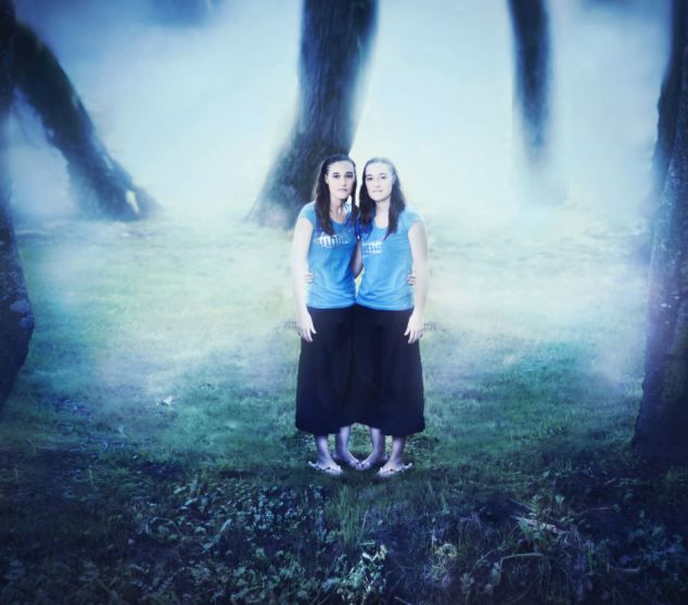 Сказочные близнецы в объективе французского фотографа