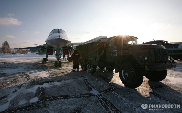 Бомбардировщики Су-34 перед отправкой Министерству обороны РФ 