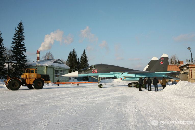 Бомбардировщики Су-34 перед отправкой Министерству обороны РФ 