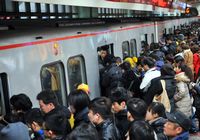 Час пик в Пекине: люди в метро