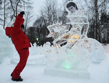 Открытие арт-галереи 'Звезды изо льда' в парке 'Сокольники'