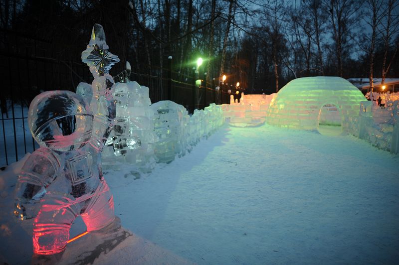 Открытие арт-галереи 'Звезды изо льда' в парке 'Сокольники'