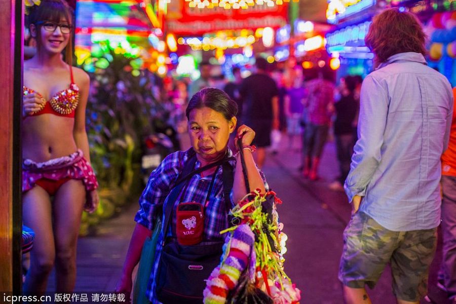 Ночная жизнь квартала красных фонарей в Таиланде