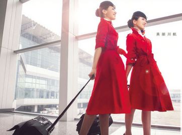 Авиакомпания Сычуань выпустила настольный календарь со стюардессами 