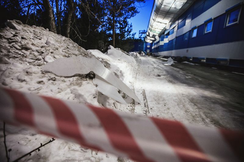 Последствия падения осколков метеорита в Челябинской области 