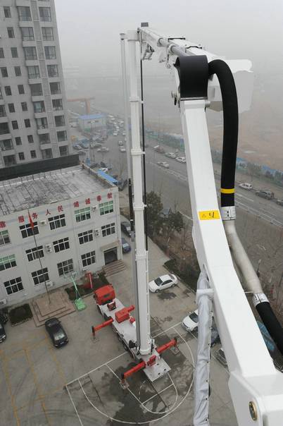 Противопожарная машина с платформой 90 метров выпущена в эксплуатацию в Циндао
