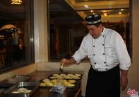 Полный процесс подготовки узбекских лепешек в ресторане «Шаш» (Видео)