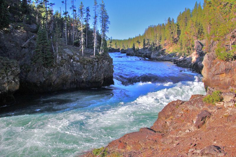 Красивые пейзажи Йеллоустонского национального парка