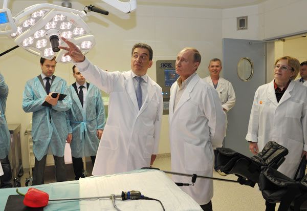 Президент РФ посетил клинический госпиталь группы компаний 'Мать и дитя' в Подмосковье