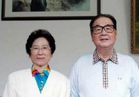 Фотографии бывших руководителей Китая и их супруг 